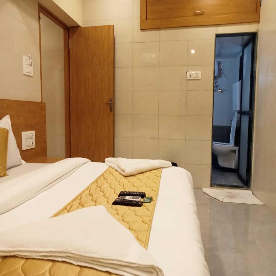 Hotel New Sarah Inn, Andheri West 孟买 外观 照片