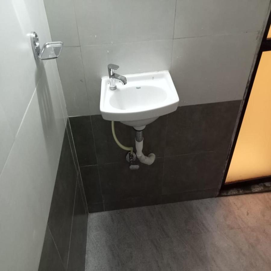 Hotel New Sarah Inn, Andheri West 孟买 外观 照片